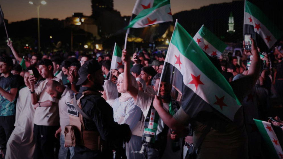 أشخاص يتجمعون في ساحة الأمويين بدمشق، 24/9/2025. (سانا)
