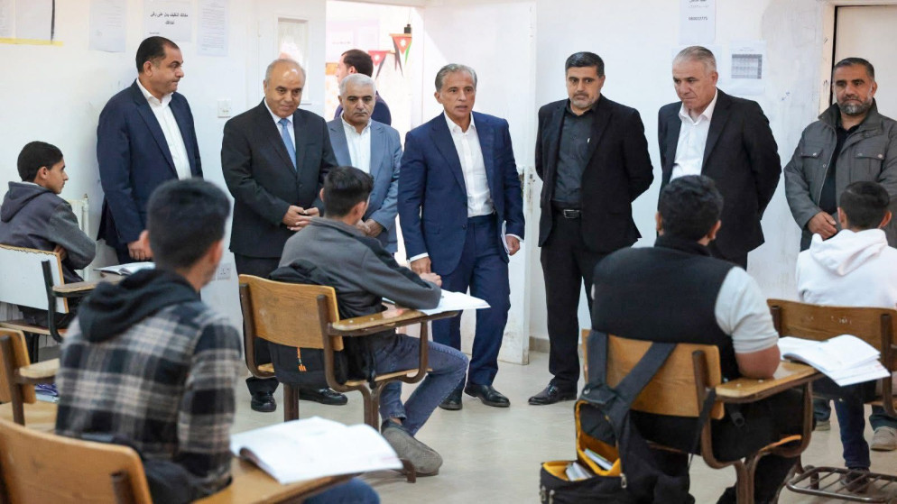 رئيس الوزراء يزور مدرسة الشوبك الزراعية ضمن جولة ميدانية تفقدية.