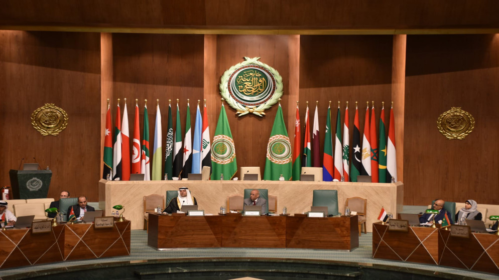 جانب من اجتماع لجنة كبار المسؤولين العربي الروسي المشترك في إطار التحضير للقمة العربية الروسية الأولى. (جامعة الدول العربية)