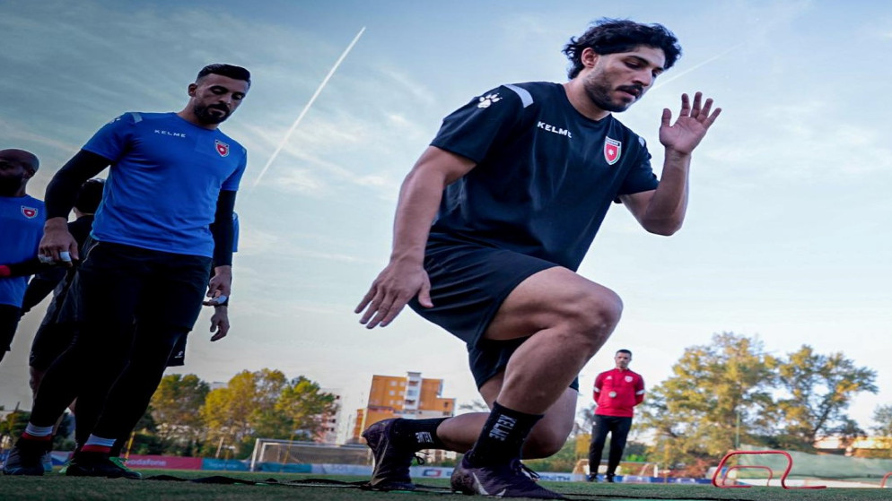 جانب من تدريبات المنتخب الوطني لكرة القدم في تيرانا لمواجهة ألبانيا وديا. (الاتحاد الأردني لكرة القدم)