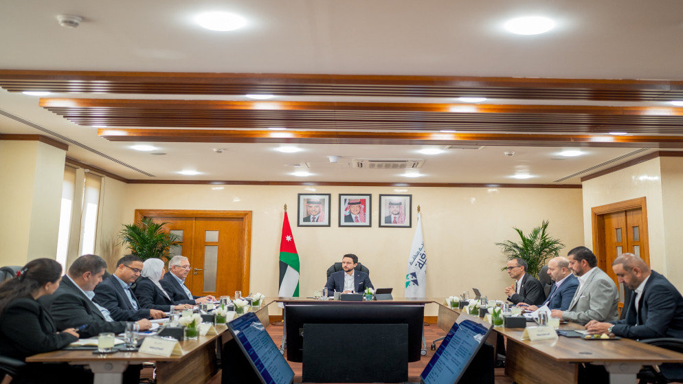 ولي العهد يترأس اجتماعا في سلطة منطقة العقبة الاقتصادية الخاصة