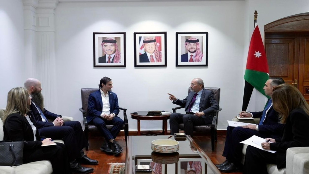 وزير الخارجية وشؤون المغتربين أيمن الصفدي يلتقي مع جيرمي لوين وكيل وزارة الخارجية لشؤون المساعدات الخارجية الأميركية. (وزارة الخارجية)