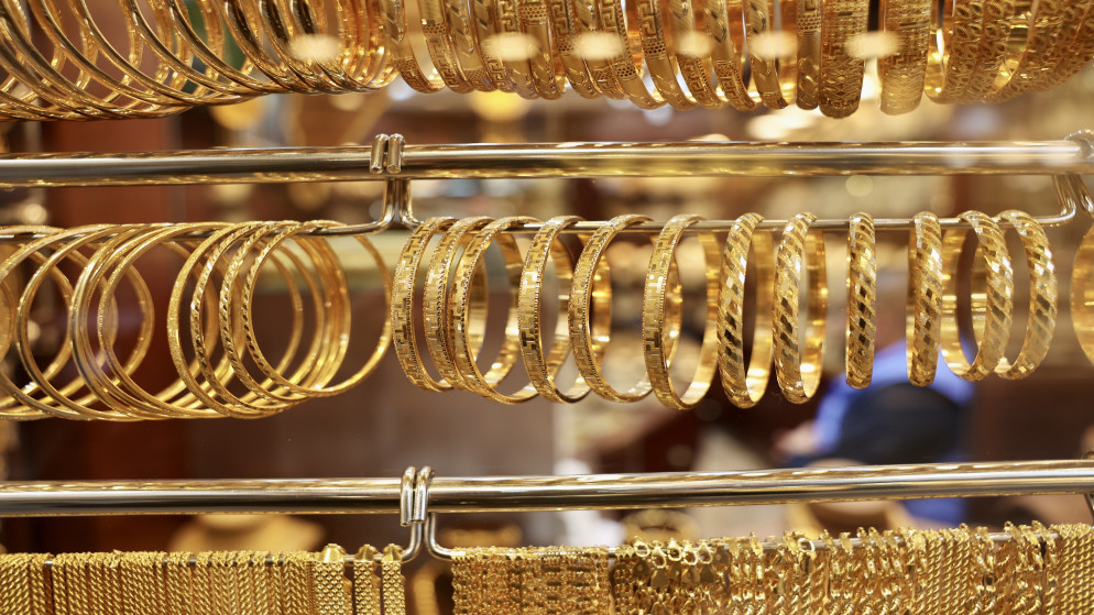 مصاغ ذهبي معروض في أحد محال بيع الذهب في عمّان. (المملكة)