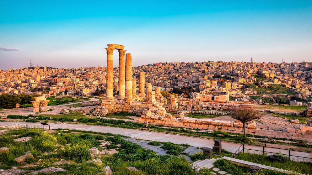 منظر عام لجبل القلعة وسط العاصمة عمّان خلال أجواء صيفية. (istockphoto)