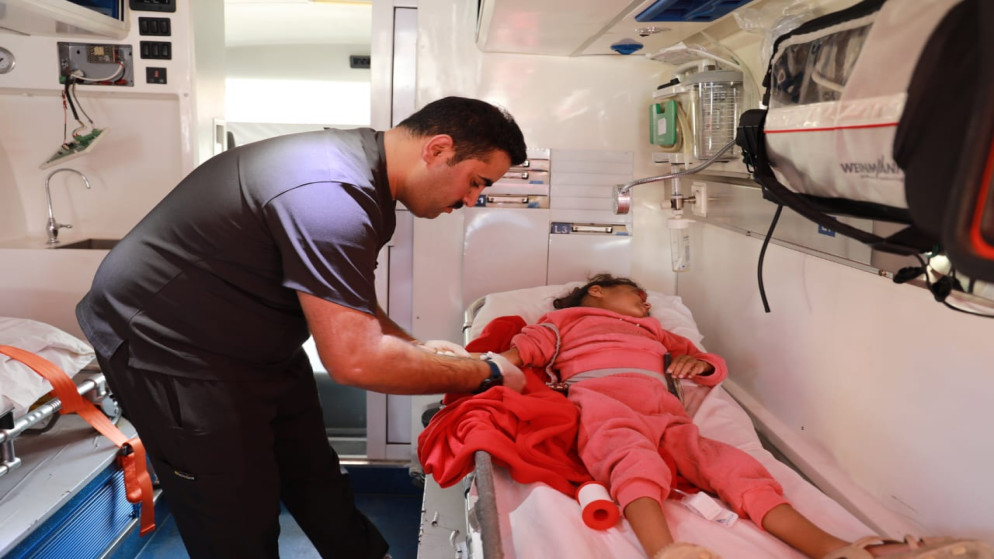 القوات المسلحة تجلي دفعة جديدة من أطفال غزة المرضى للعلاج في المملكة