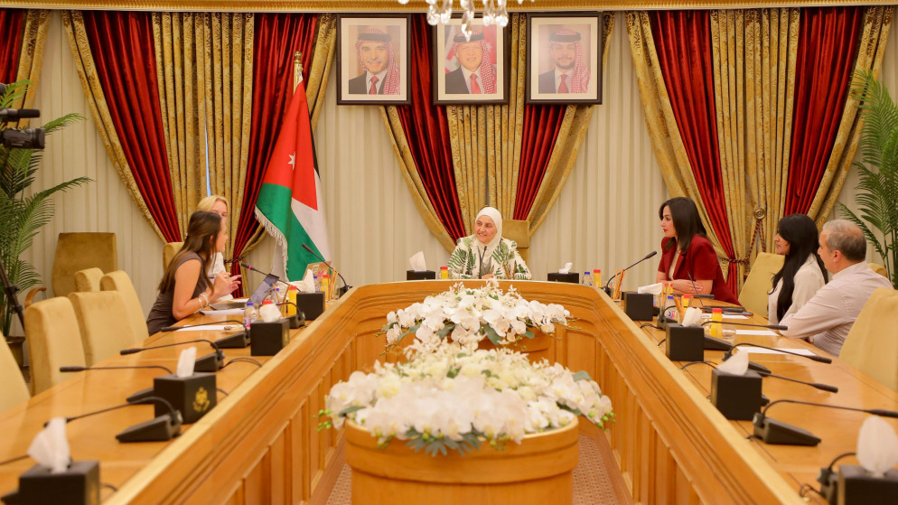 العين بركات خلال لقائها وفدا طلابيا أميركيا: الانتهاكات بقطاع غزة تمثل خرقا واضحا للمواثيق