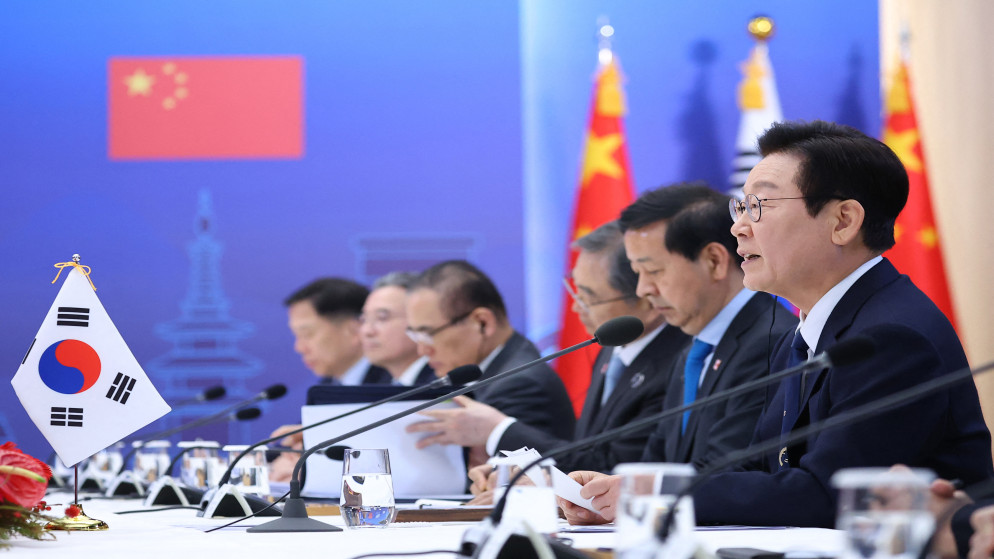 الرئيس الكوري الجنوبي لي جاي ميونغ يتحدث في القمة الكورية الجنوبية الصينية مع الرئيس الصيني، 1 تشرين الثاني 2025. (أ ف ب)