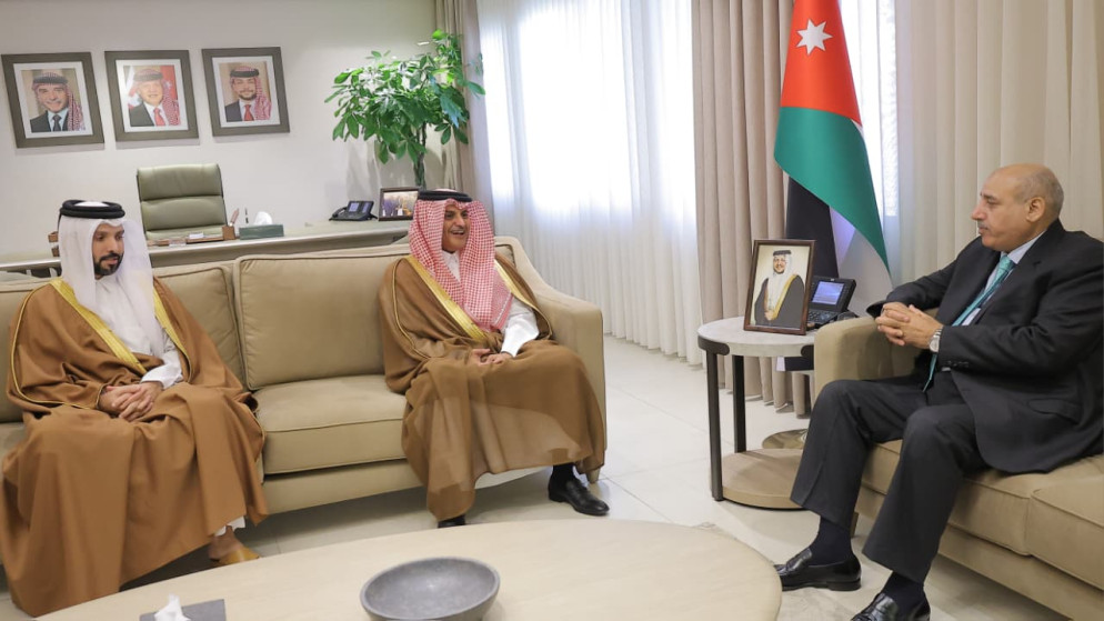 رئيس مجلس النواب مازن القاضي يلتقي السفير القطري في عمّان سعود بن ناصر بن جاسم آل ثاني. (مجلس النواب)