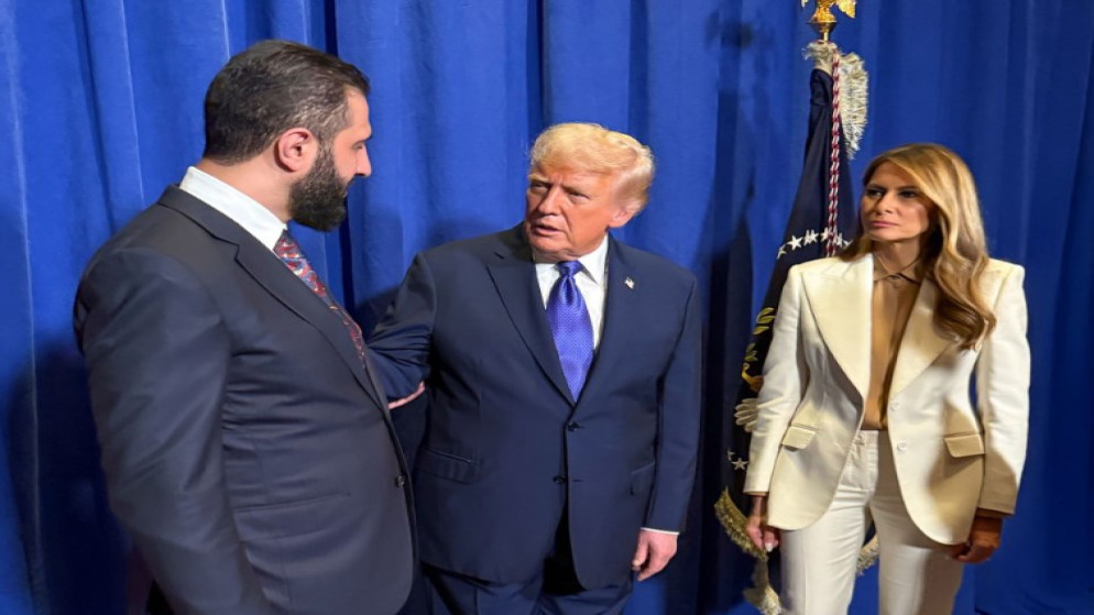 صورة أرشيفية الرئيس السوري أحمد الشرع خلال لقائه مع رئيس الولايات المتحدة الأميركية دونالد ترامب. (سانا)