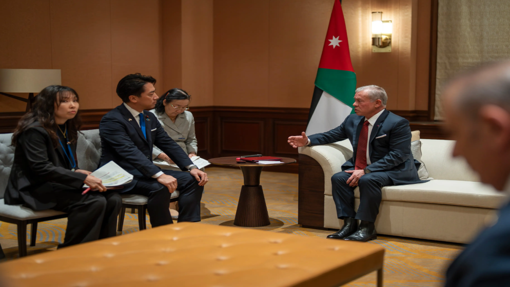 جلالة الملك عبدالله الثاني يلتقي في طوكيو وزير الدفاع الياباني.