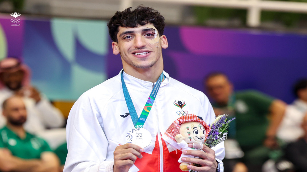 لاعب المنتخب الوطني للكراتيه، محمد الجعفري بعد إحرازه الميدالية الفضية في الكاراتيه بدورة ألعاب التضامن الإسلامي