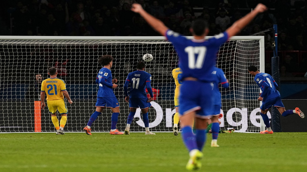 فرنسا تهزم أوكرانيا 4-صفر وتتأهل لكأس العالم.