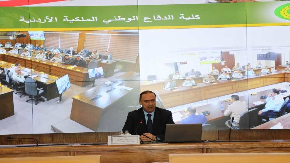 وزير الاتصال الحكومي يحاضر في كلية الدفاع الوطني الملكية الأردنية
