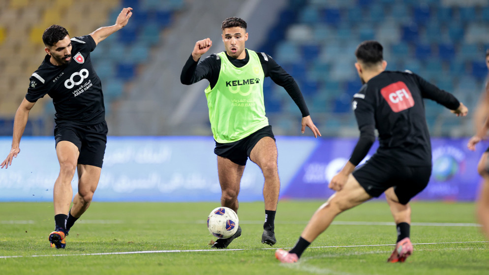 جانب من تدريبات المنتخب الوطني لكرة القدم.