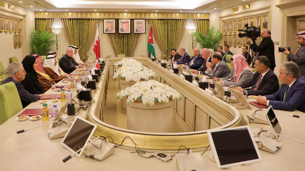 رئيس مجلس الأعيان فيصل الفايز يلتقي رئيس مجلس الشورى البحريني علي بن صالح الصالح. (مجلس الأعيان)