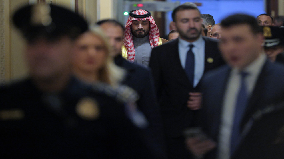 لحظة وصول ولي العهد ورئيس الوزراء السعودي، محمد بن سلمان إلى مبنى الكابيتول الأميركي في واشنطن. (أ ف ب)