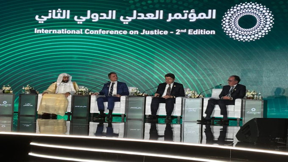 وزير العدل يشارك في أعمال المؤتمر العدلي الدولي الثاني في الرياض.
