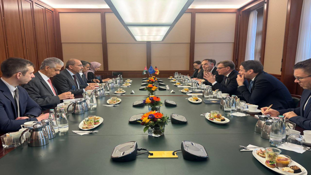 نائب رئيس الوزراء وزير الخارجية وشؤون المغتربين أيمن الصفدي يجري مباحثات مع وزير الخارجية الألماني يوهان دافيد فاديفول. برلين. 25 تشرين الثاني 2025. (وزارة الخارجية)