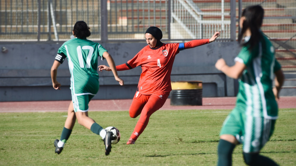 جانب من المباراة.