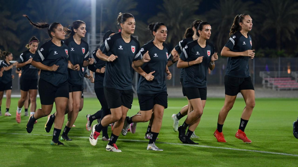 لاعبات المنتخب الوطني النسوي لكرة القدم