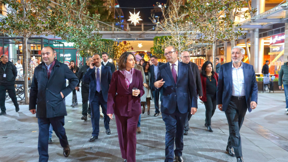 الأميرة ريم علي تضيء شجرة عيد الميلاد في البوليفارد،