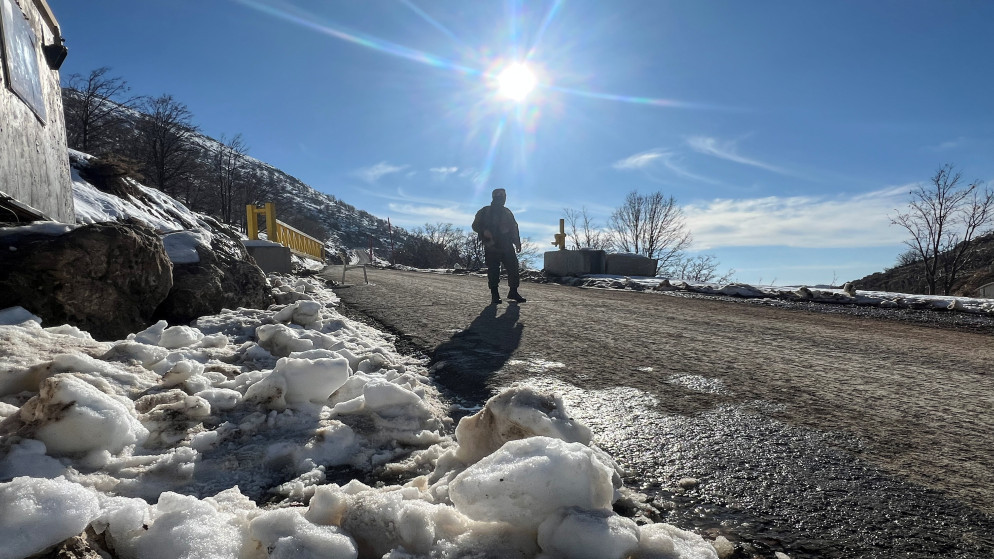 جندي إسرائيلي في جبل الشيخ، (رويترز).