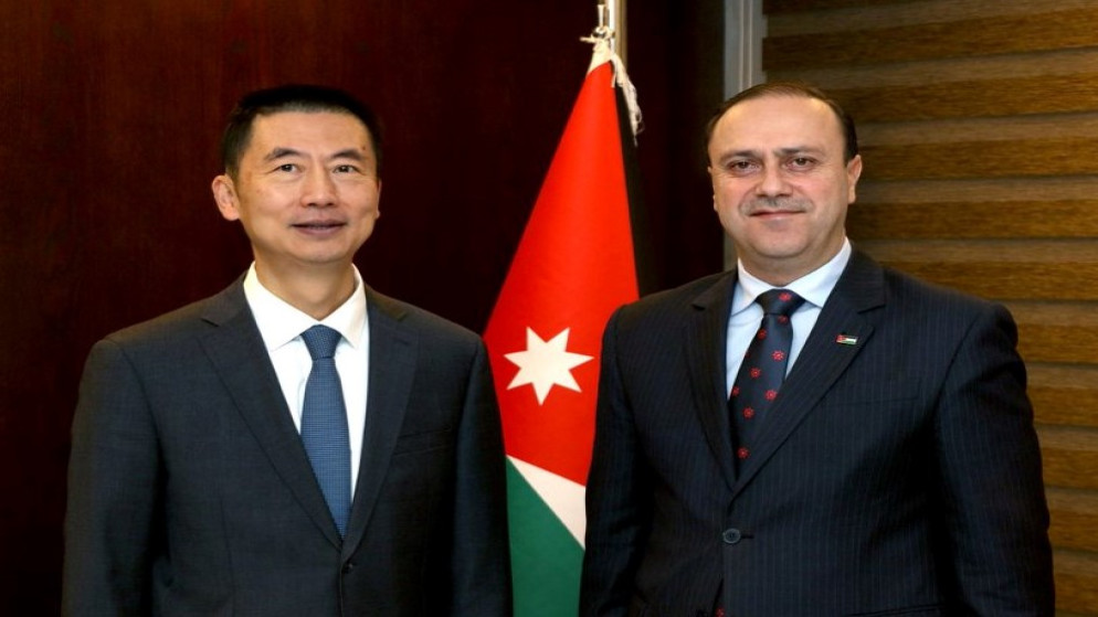 وزير الاتصال الحكومي يبحث التعاون مع السفير الصيني لدى المملكة.