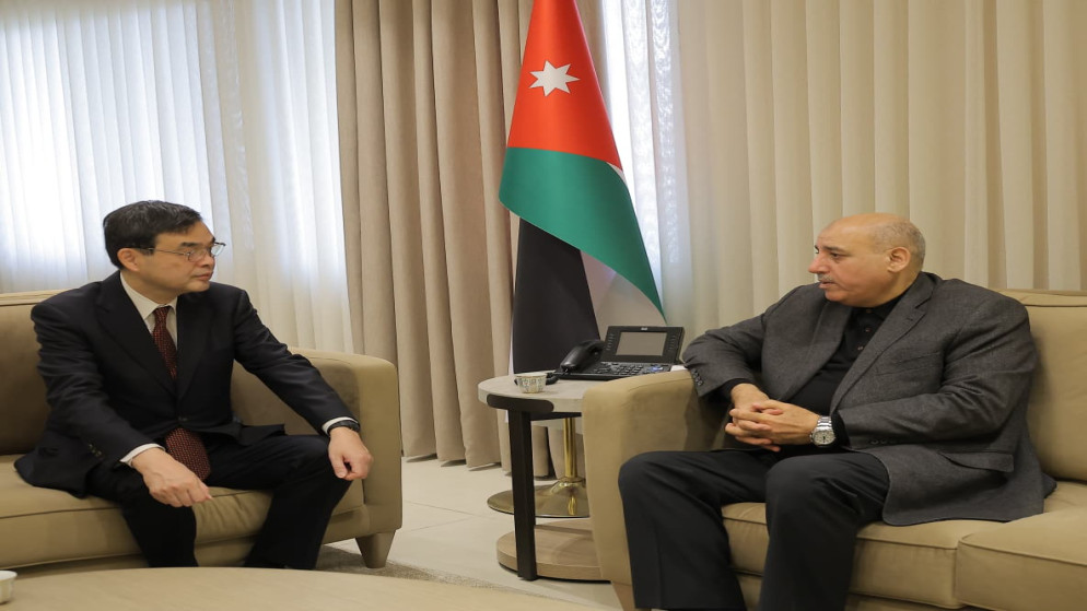 رئيس مجلس النواب مازن القاضي مع السفير الياباني أساري هيديكي