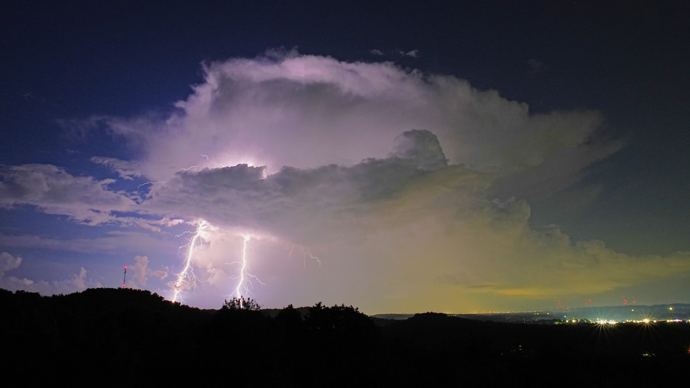 صورة تعبيرية لعاصفة رعدية. (istockphoto)