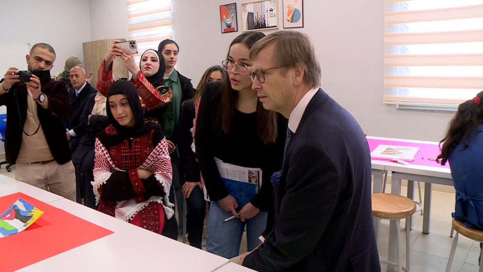 افتتاح مدرسة حي الزهور الثانوية المختلطة في مدينة المفرق