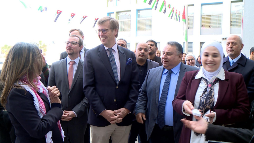 افتتاح مدرسة حي الزهور الثانوية المختلطة في مدينة المفرق