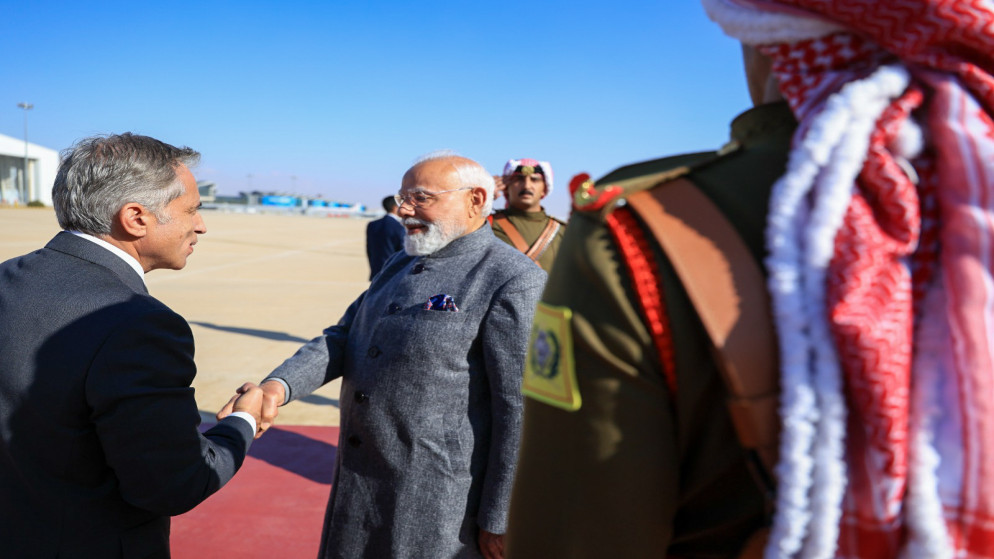 رئيس الوزراء يستقبل رئيس وزراء الهند الذي بدأ زيارة عمل رسمية إلى المملكة 