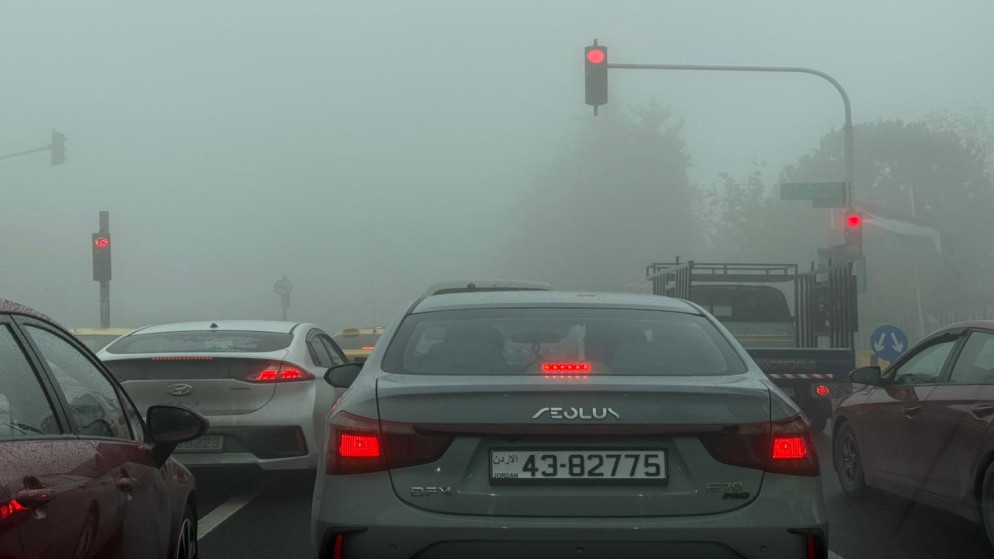 أمطار رعدية ورياح قوية وتحذيرات من الانزلاق وتدني الرؤية #حالة_الطقس 