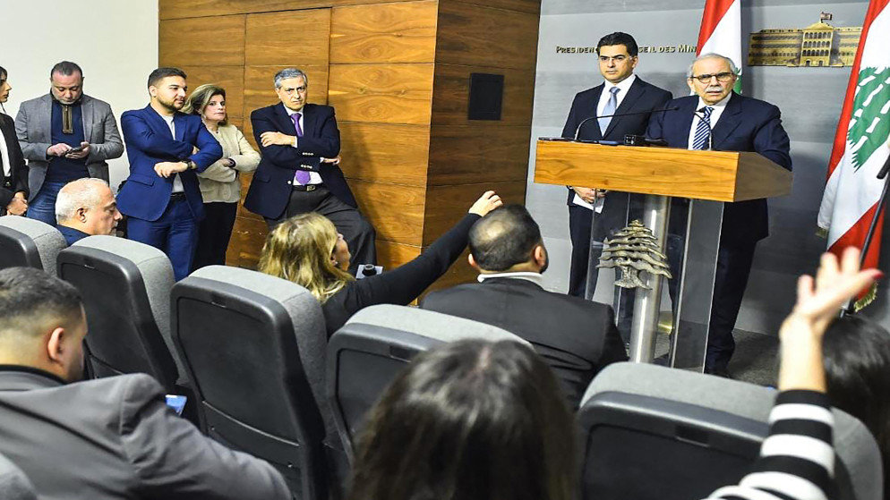 الحكومة اللبنانية تقر مشروع قانون يوزع الخسائر المالية بعد أزمة 2019 