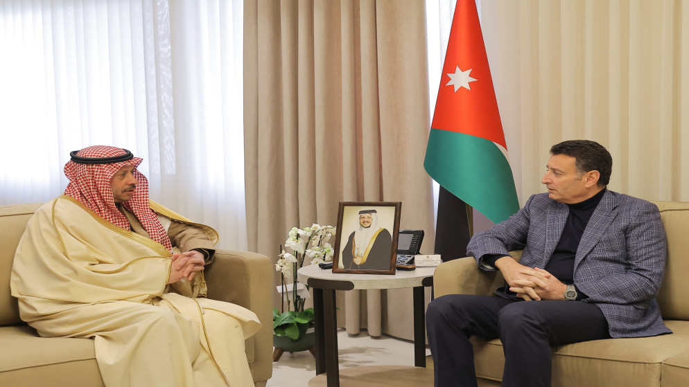 رئيس مجلس النواب أحمد الصفدي يستقبل السفير السعودي لدى المملكة نايف بن بندر السديري بمناسبة انتهاء مهام عمله سفيراً لبلاده في الأردن. (مجلس النواب)