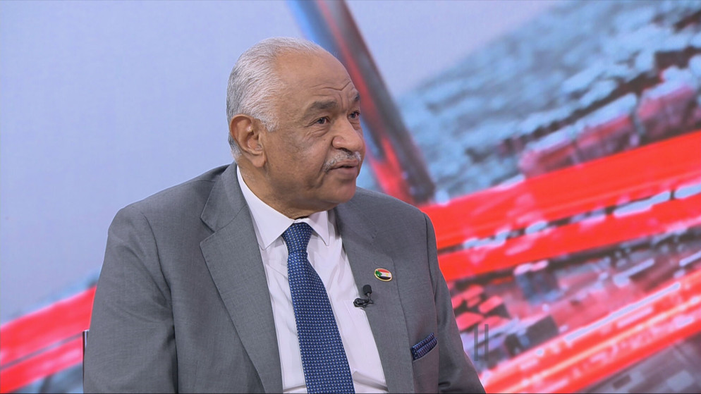 السفير السوداني في الأردن حسن سوار الذهب خلال مقابلة عبر برنامج العاشرة. (المملكة)