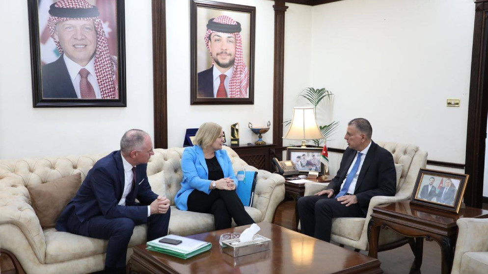وزير الداخلية يلتقي مع نظيريه الألماني والنمساوي لبحث التعاون المشترك والقضايا الإقليمية. (وزارة الداخلية)