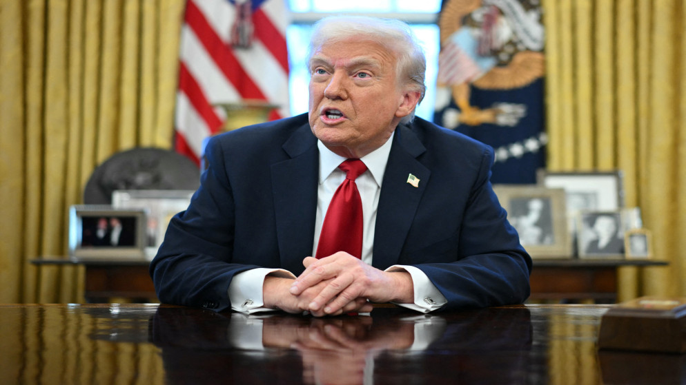 الرئيس الأميركي دونالد ترامب في المكتب البيضاوي بالبيت الأبيض، 26 آذار 2025. (أ ف ب)