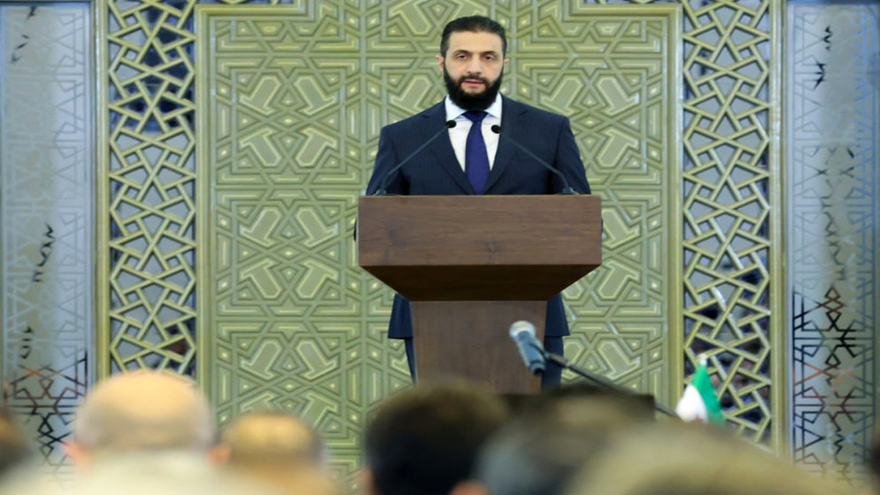 الرئيس السوري أحمد الشرع وهو يلقي كلمة في دمشق بتاريخ 29 آذار 2025. (ا ف ب)