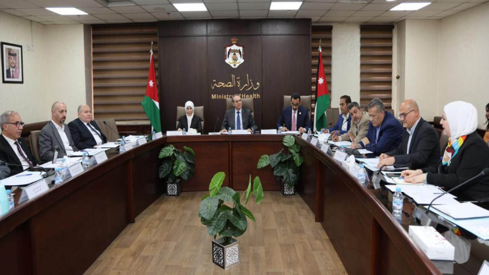وزير الصحة فراس الهواري خلال إطلاق مشروع تشكيل فريق الاستجابة القطاعي لحوادث الأمن السيبراني في القطاع الصحي. (بترا)