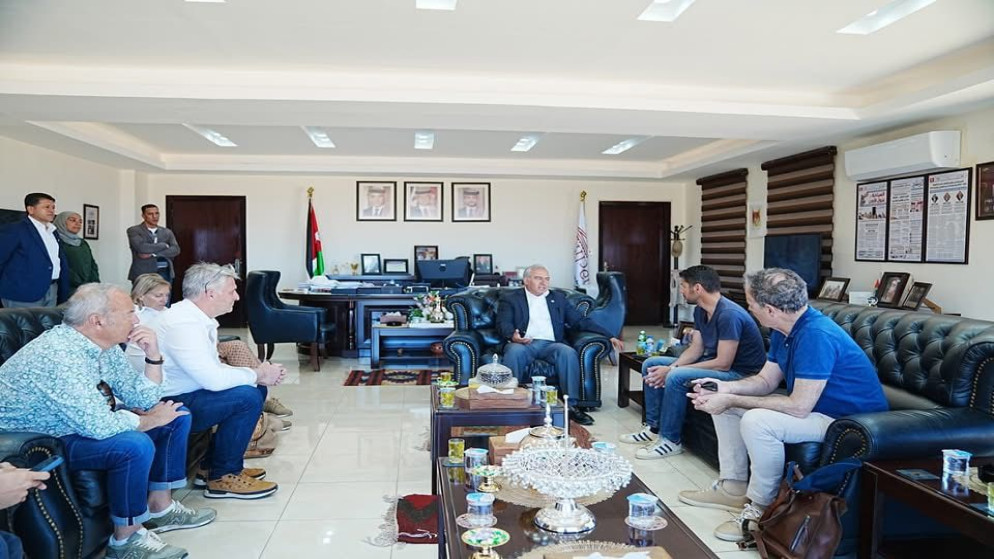 رئيس مجلس مفوضي سلطة إقليم البترا التنموي السياحي يلتقي وفدا من جمعية الصداقة الفرنسية البرلمانية ويؤكد أهمية التعاون السياحي والثقافي مع الدول الأوروبية.(سلطة إقليم البترا التنموي السياحي)