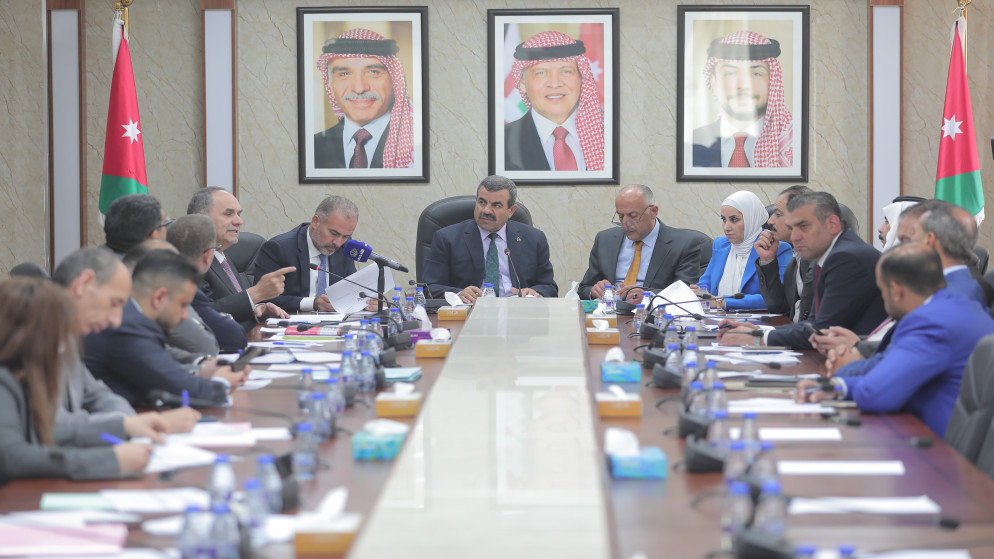 اللجنة القانونية النيابية خلال اجتماع لمناقشة مشروع القانون المعدل لقانون العقوبات. (مجلس الأمن)