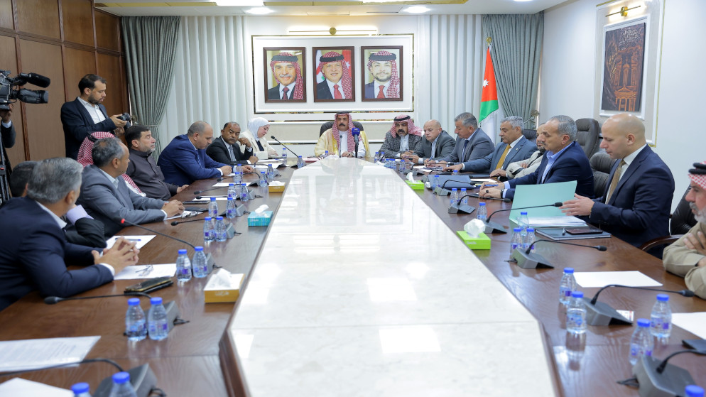اجتماع لجنة النقل والخدمات النيابية.