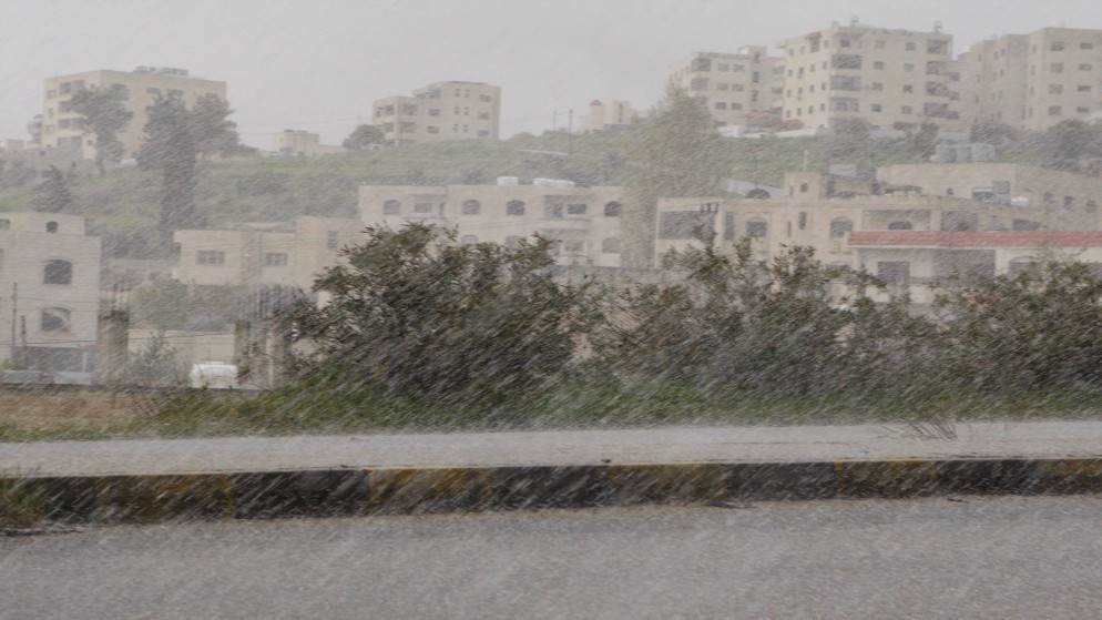 صورة أرشيفية لتساقط الأمطار. (صلاح ملكاوي / المملكة)