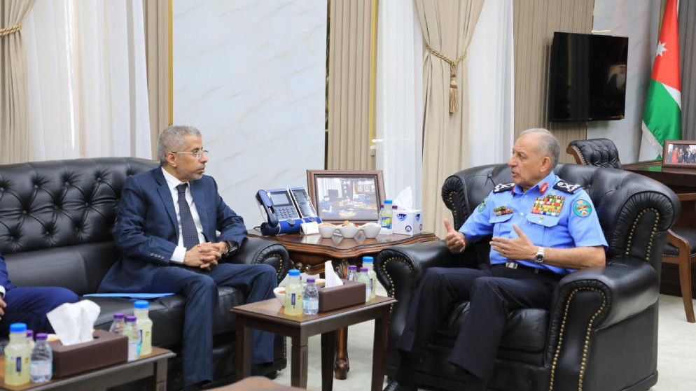 مدير الأمن العام يلتقي الأمين العام لمجلس وزراء الداخلية العرب. (مديرية الأمن العام)