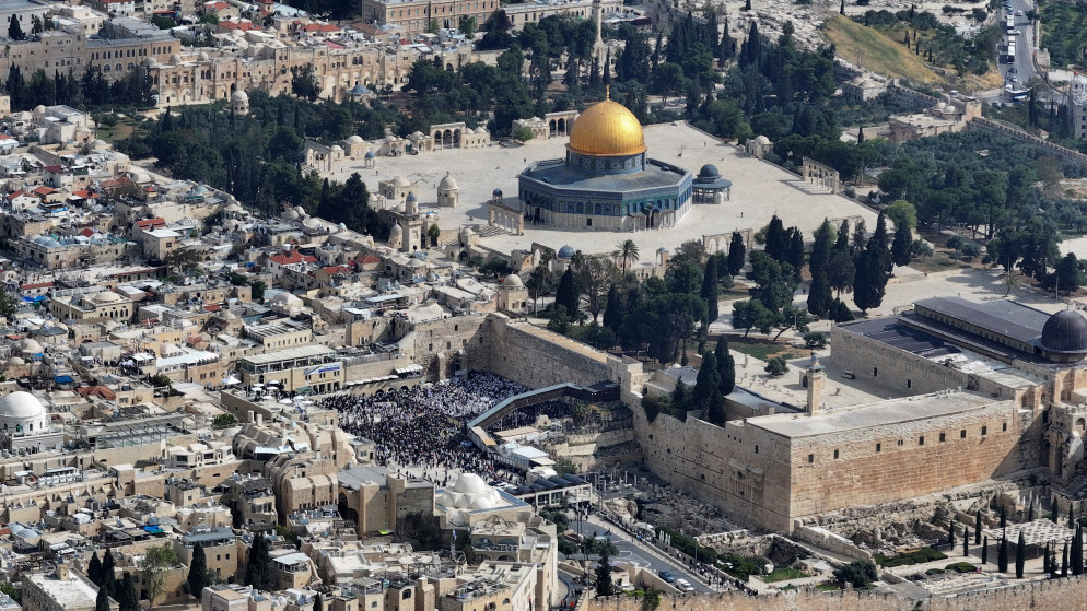 منظر من طائرة بدون طيار للمسجد الأقصى. القدس المحتلة. 15 نيسان/ أبريل 2025. (رويترز)