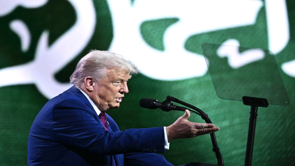 الرئيس الأميركي دونالد ترامب يلقي كلمة خلال منتدى الاستثمار السعودي الأميركي في مركز الملك عبد العزيز الدولي للمؤتمرات بالرياض،.13 مايو/أيار 2025.(أ ف ب)