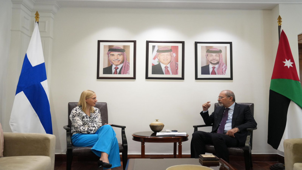 نائب رئيس الوزراء وزير الخارجية وشؤون المغتربين أيمن الصفدي يجري مباحثات موسعة مع وزيرة الخارجية الفنلندية إلينا فالتونين. (المملكة)