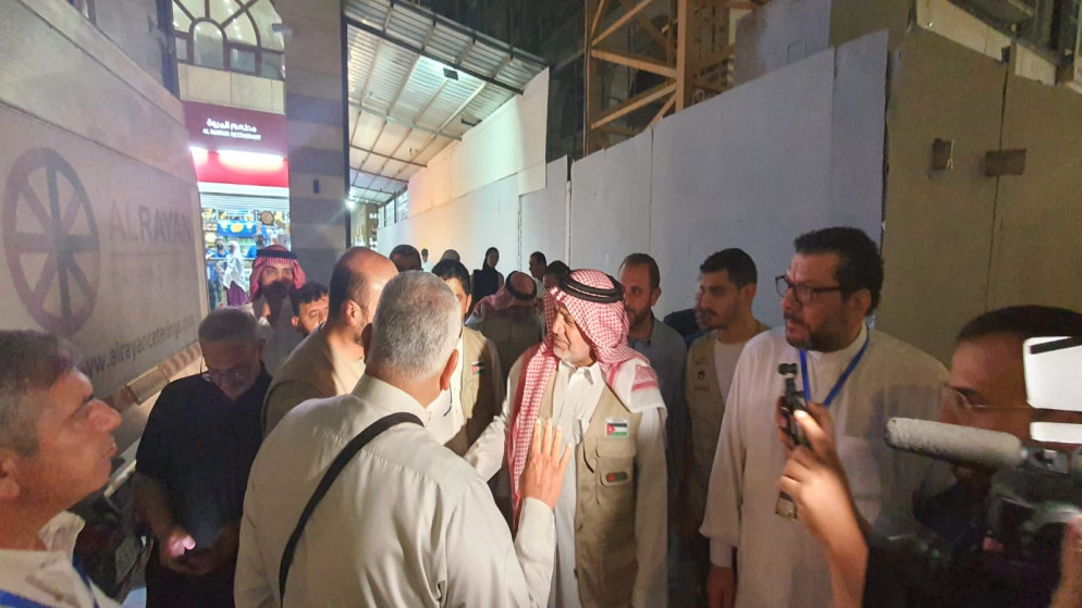 وزير الأوقاف والشؤون والمقدسات الإسلامية، محمد الخلايلة يتفقد حجاج البعثة الأردنية في المدينة المنورة