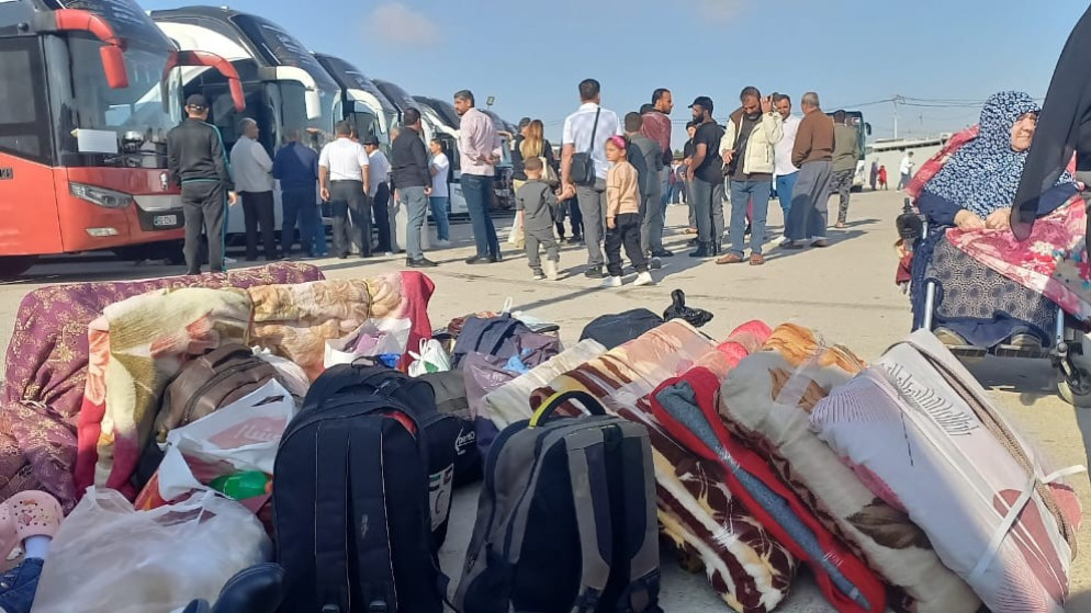 تسيير قافلة عودة طوعية لعائلات سورية لاجئة من مخيم مريجيب الفهود (المخيم الإماراتي الأردني). (المملكة)
